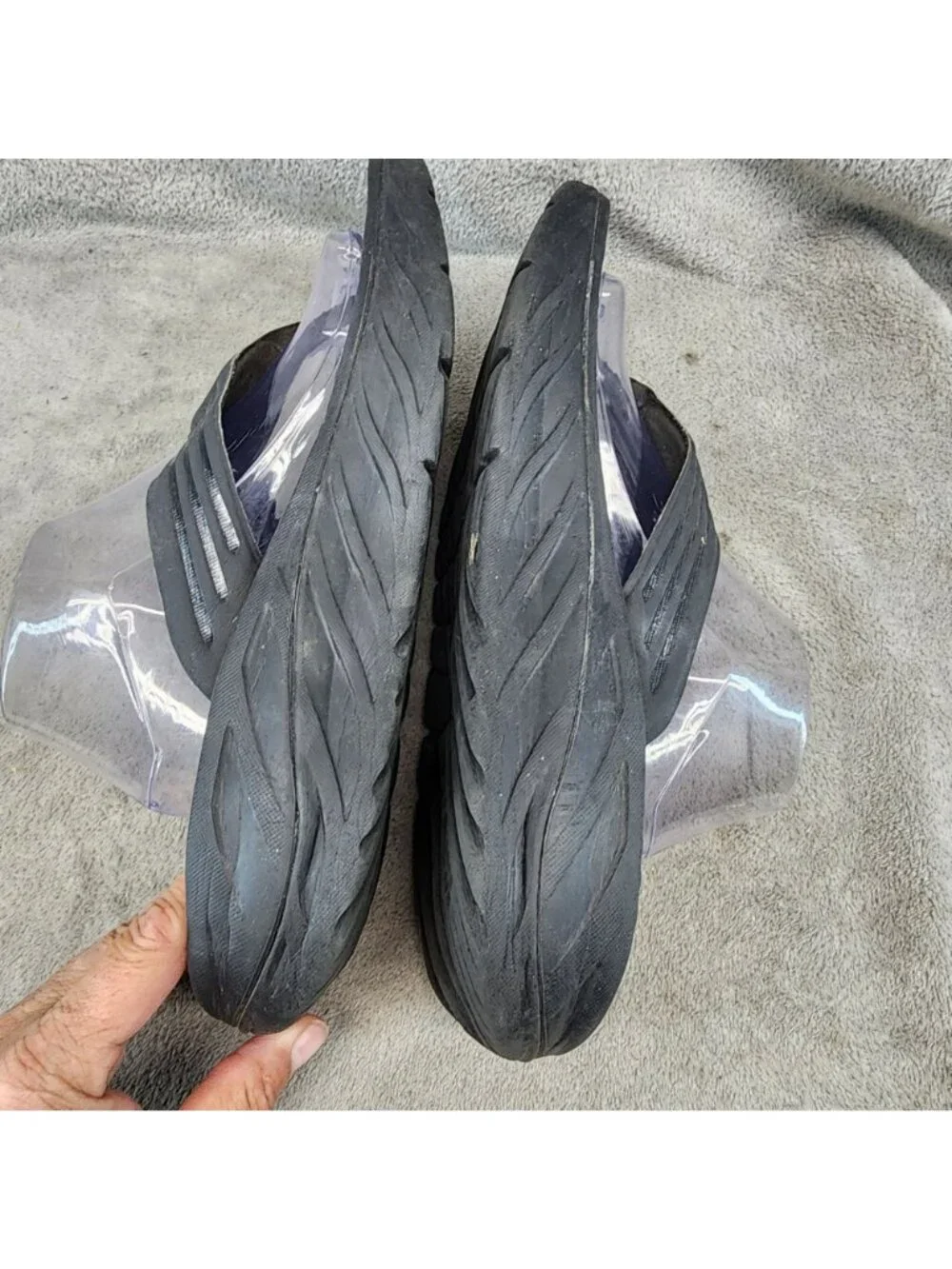 Hoka One One Shoes Mens 12 Black Synthetic Recovery Comfort Flip Flop *Read*